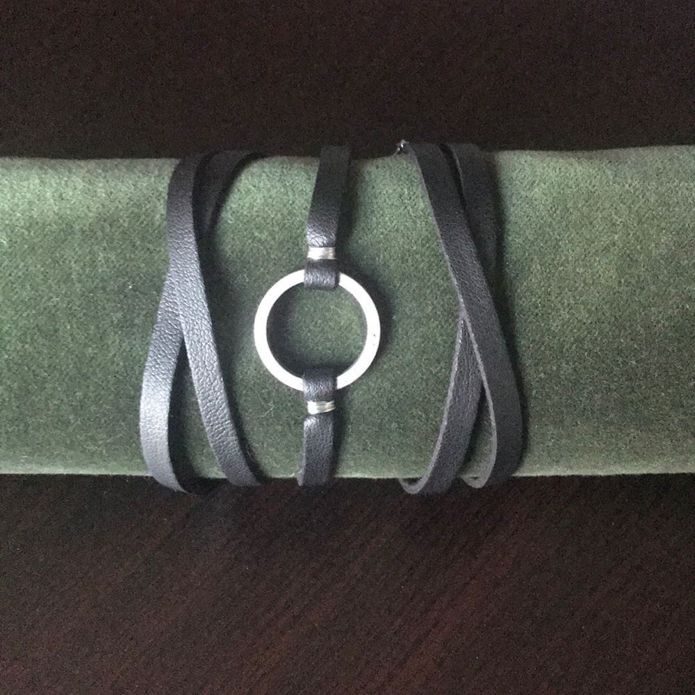 🆕New!✨Leather O ring wrap bracelet✨ - Picture 2 of 4